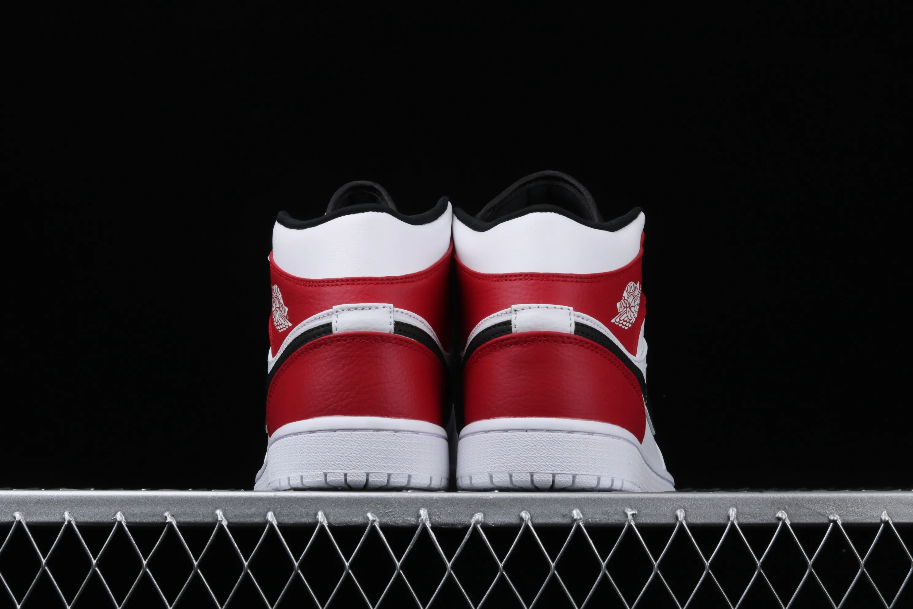 All categories Air Jordan Jordan series basketball shoes Air Jordan 1 Mid Air Jordan 1 Mid AJ1 Joe 1 "Little Chicago" basketball shoes full toe layer authentic 554724-116